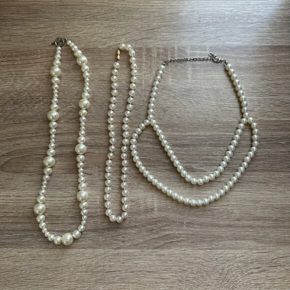 Faux Pearl Necklace Lot of 3 Varied Sizes Gold Tone Accents - Picture 1 of 11